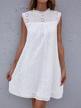 View details for Robe mi-longue ample sans manches en dentelle crochetée Robe mi-longue ample sans manches en dentelle crochetée