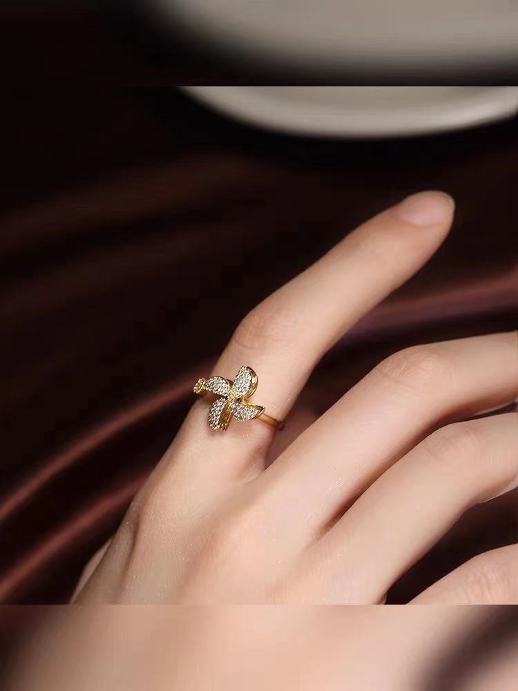 Bague rotative micro-incrustée polyvalente pour femme